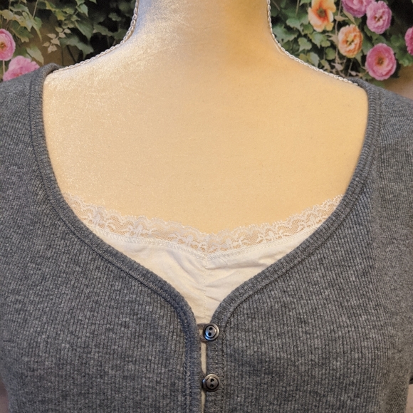 Faded Glory Layered Top 2X (runs like an x large) - Picture 5 of 6